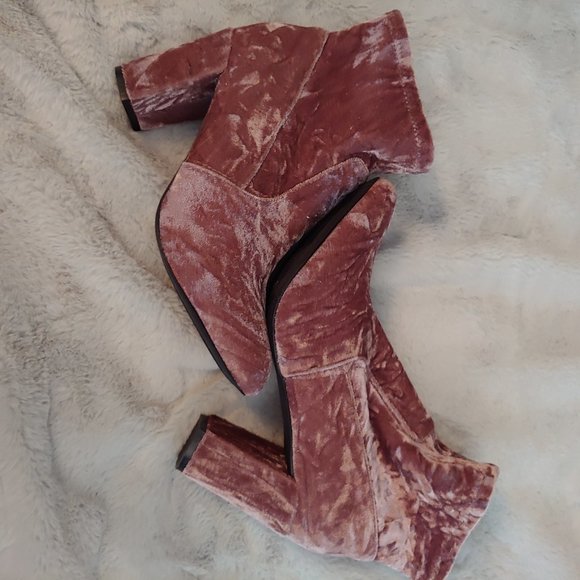 Steve Madden Emison Velvet Bootie pale Pink 10 - Picture 10 of 11